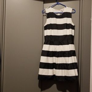GAP women's black and white dress size 10